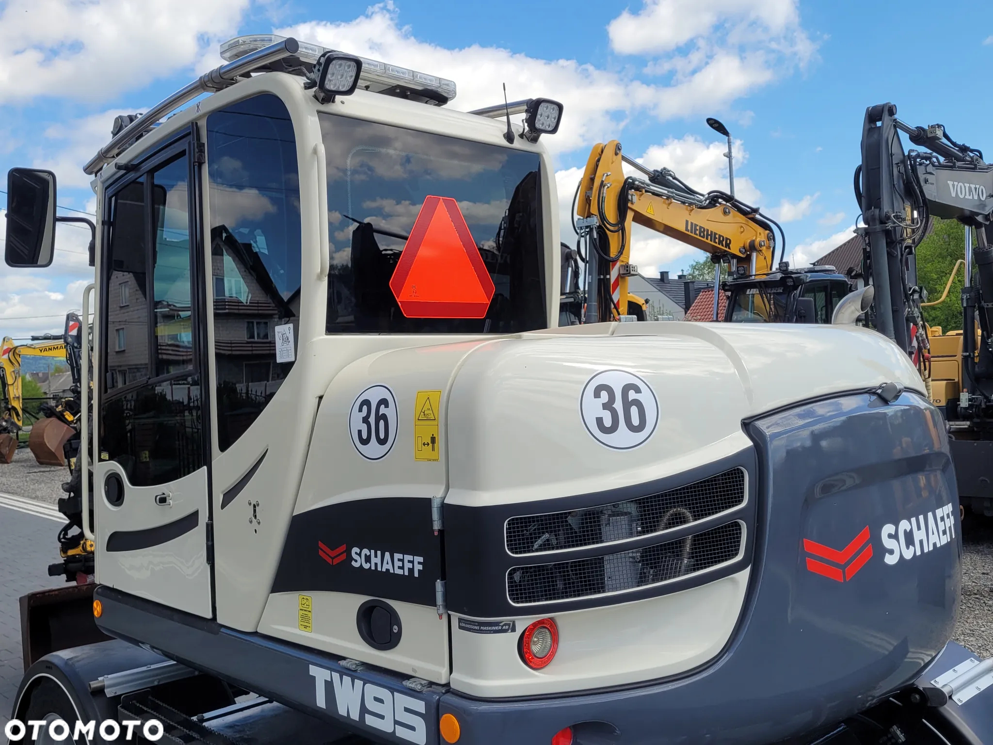 Schaeff TW95 / ROTOTILT ze szczypcami / bogate wyposażenie / - 14