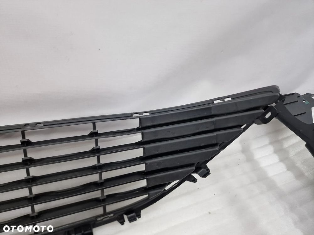 OPEL CORSA F 19- KRATKA ŚRODKOWA ZDERZAKA PRZEDNIEGO PRZÓD BEZ PDC , NR 9829831980 , NR AUKCJI KR313 - 11