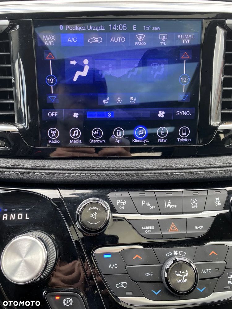 Chrysler Pacifica - 33