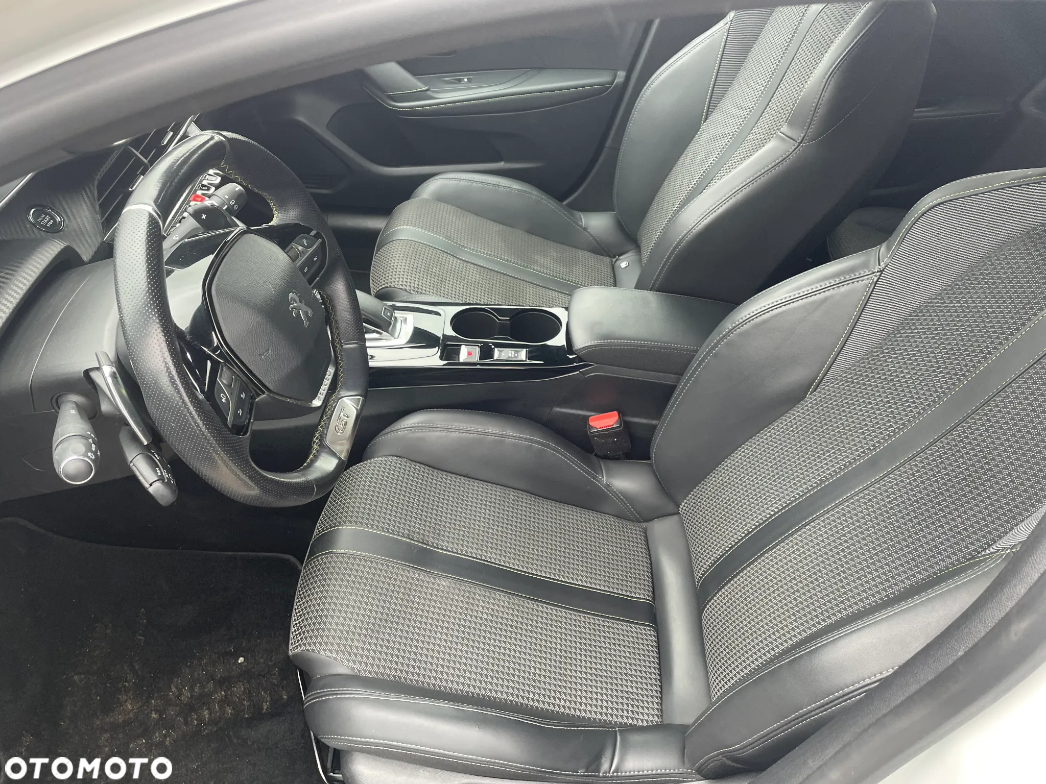 Peugeot 208 1.2 PureTech GT Line S&S EAT8 - 8