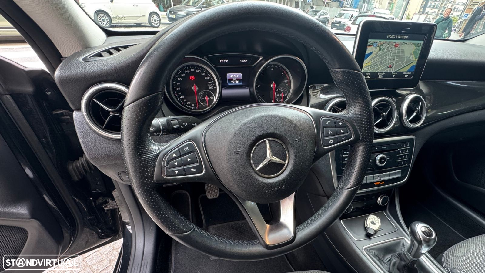 Mercedes-Benz CLA 180 d Shooting Brake - 11