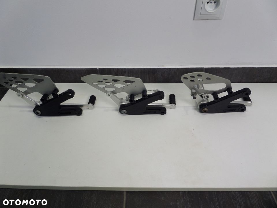 BMW S 1000 RR 09-17 PODNÓŻEK SET LEWY PRZÓD 4671 7708573 OSŁONA DZWIGNIA MOCOWANIE - 6