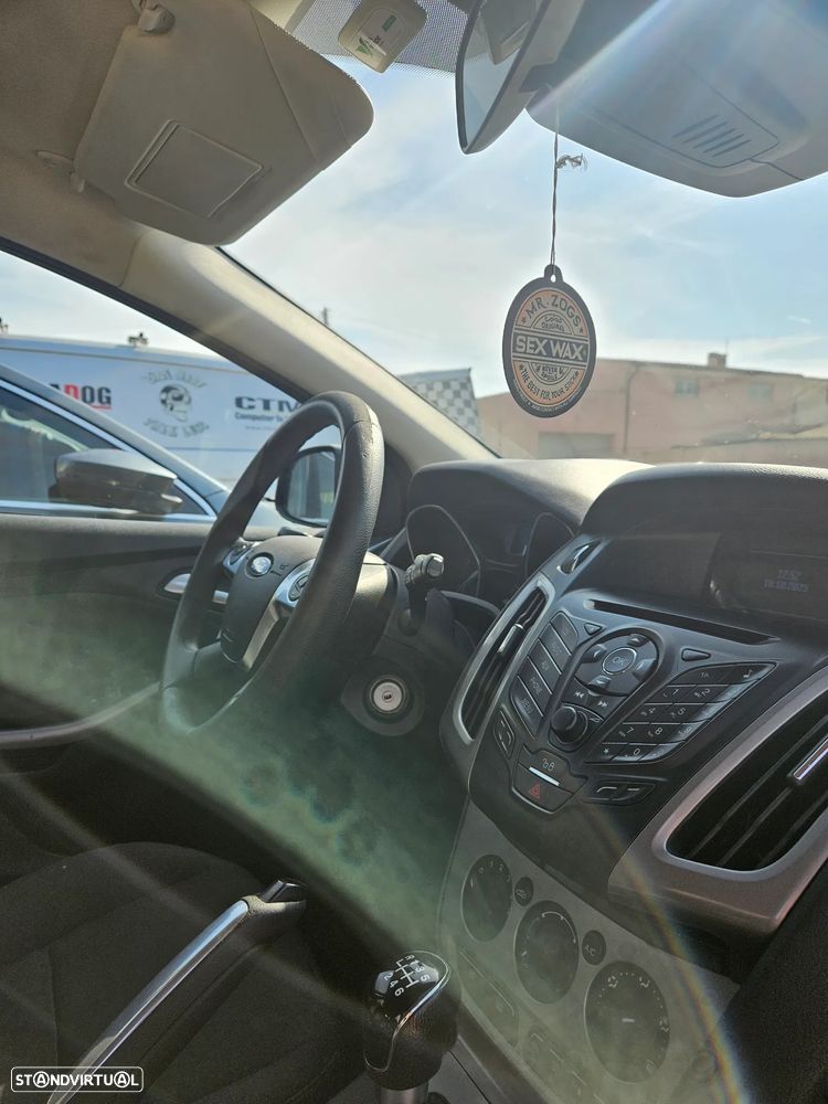 Ford Focus SW 1.0 EcoBoost S&S TITANIUM - 11