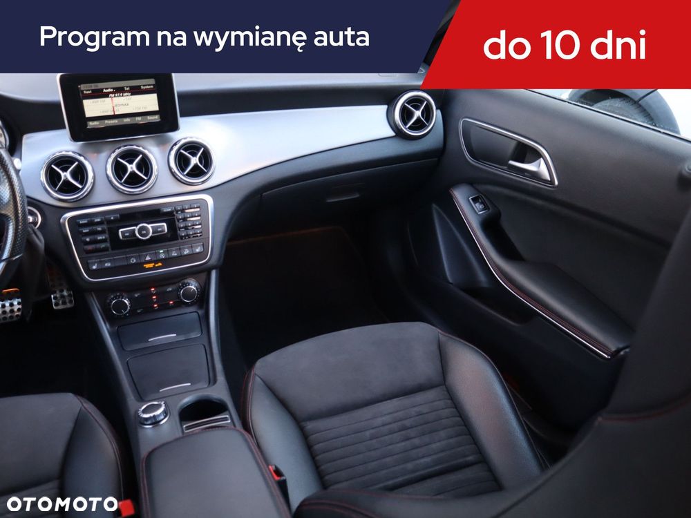 Mercedes-Benz GLA - 10