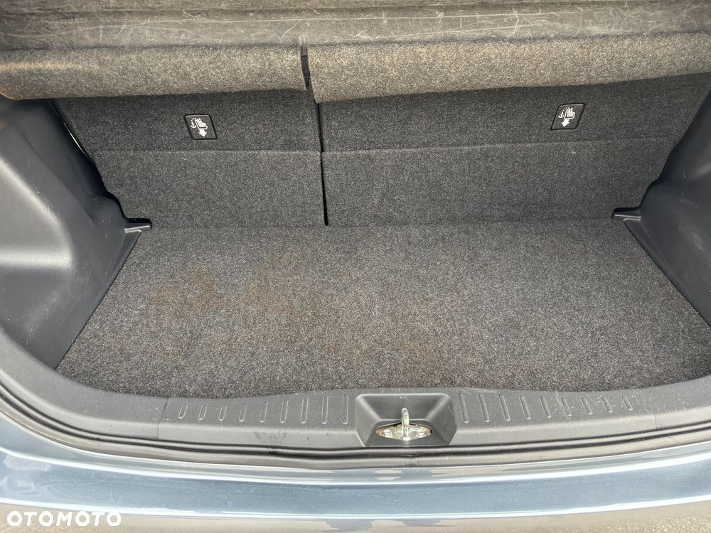 Daihatsu Sirion 1.3 - 9