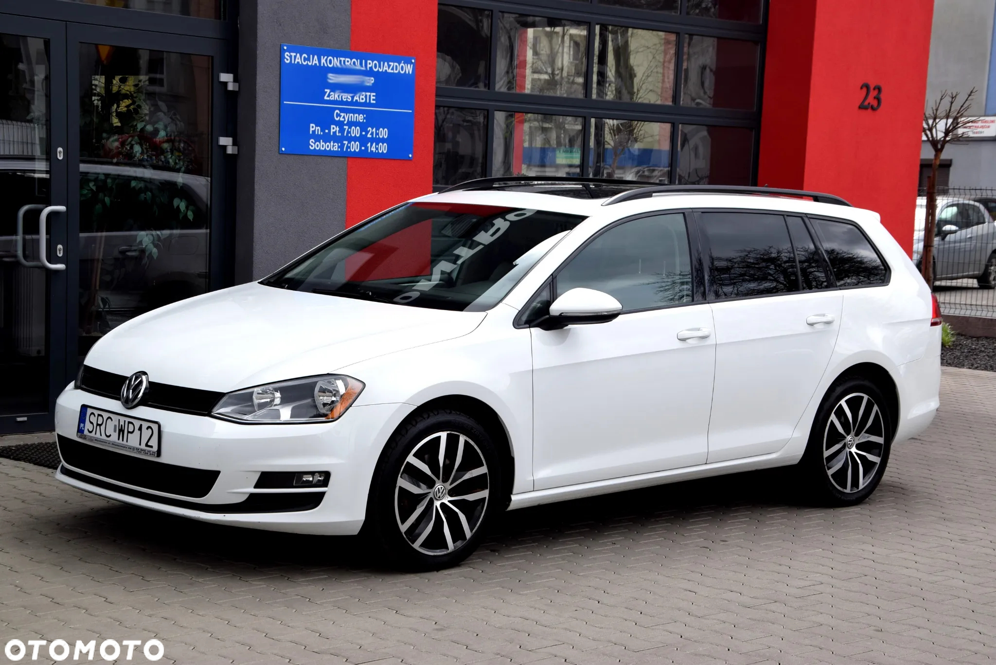Volkswagen Golf - 6