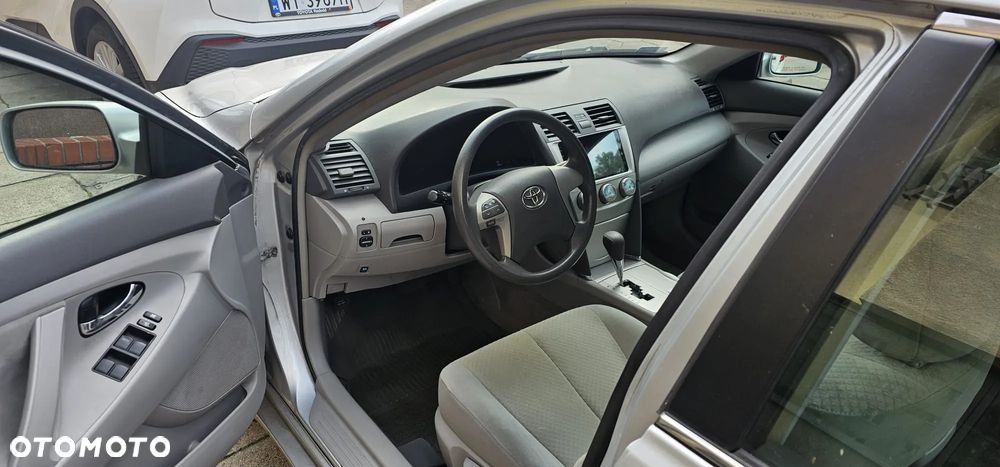 Toyota Camry 2.4 XLE - 5