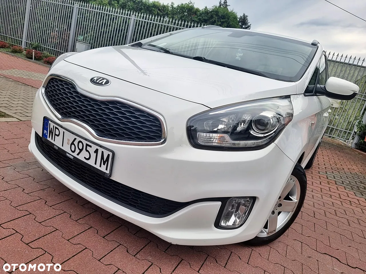 Kia Carens 1.6 GDI ISG Vision - 14