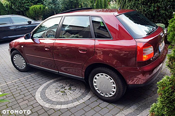 Audi A3 Sportback 1.8 Attraction - 12