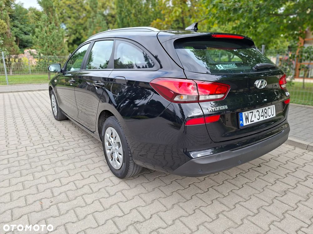 Hyundai i30 1.5 DPI Classic + - 7