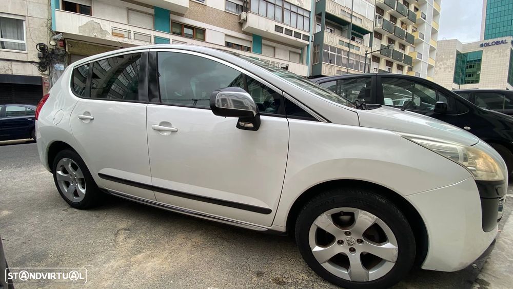 Peugeot 3008 1.6 HDi Executive CMP6 - 1