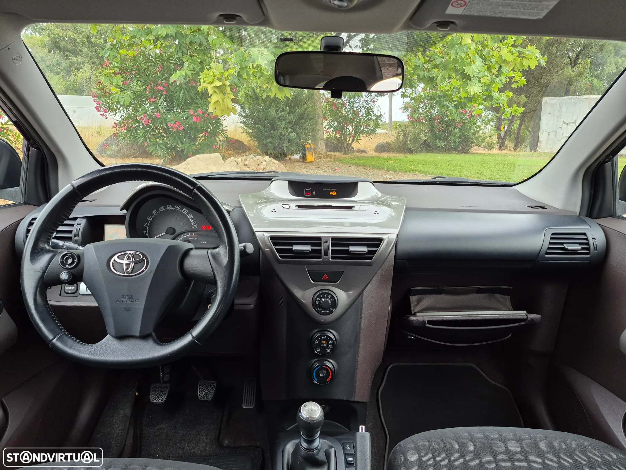 Toyota iQ 1.4 D-4D - 9