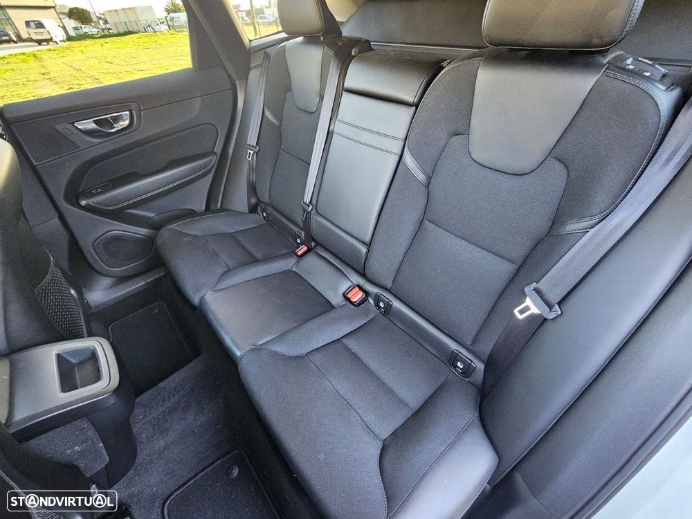 Volvo XC 60 2.0 D4 Momentum - 19