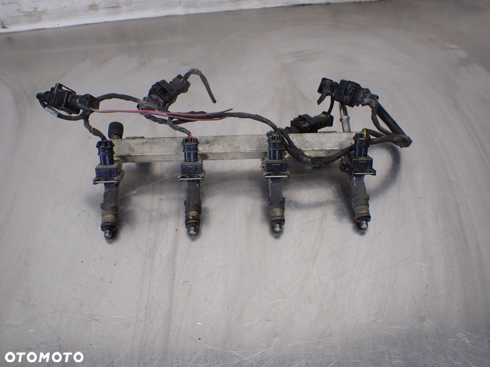 LISTWA WTRYSKOWA OPEL CORSA D 0280158181   55562258 - 1