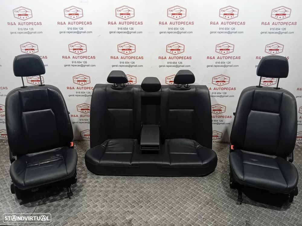 Conjunto de Bancos Mercedes Class C W204 Sedan em Pele Original - 1