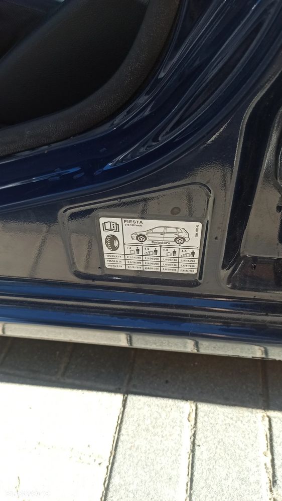 Ford Fiesta 1.3 Ambiente - 8