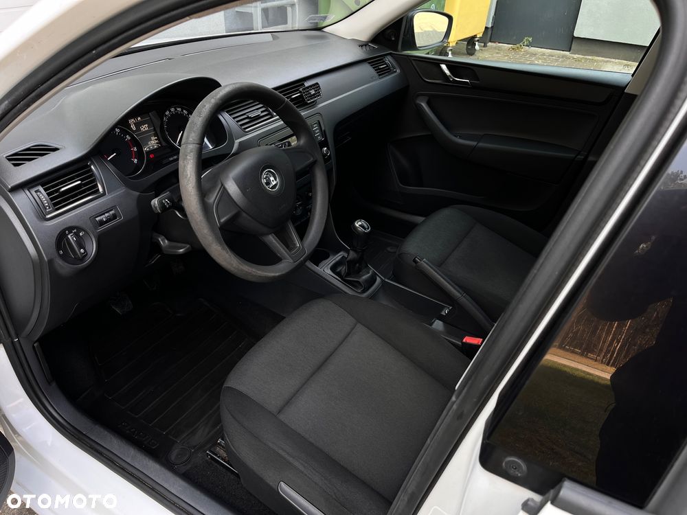 Skoda RAPID 1.2 TSI Style - 9