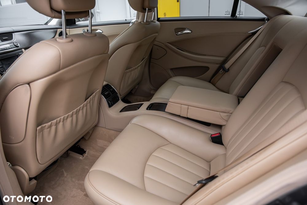Mercedes-Benz CLS - 24