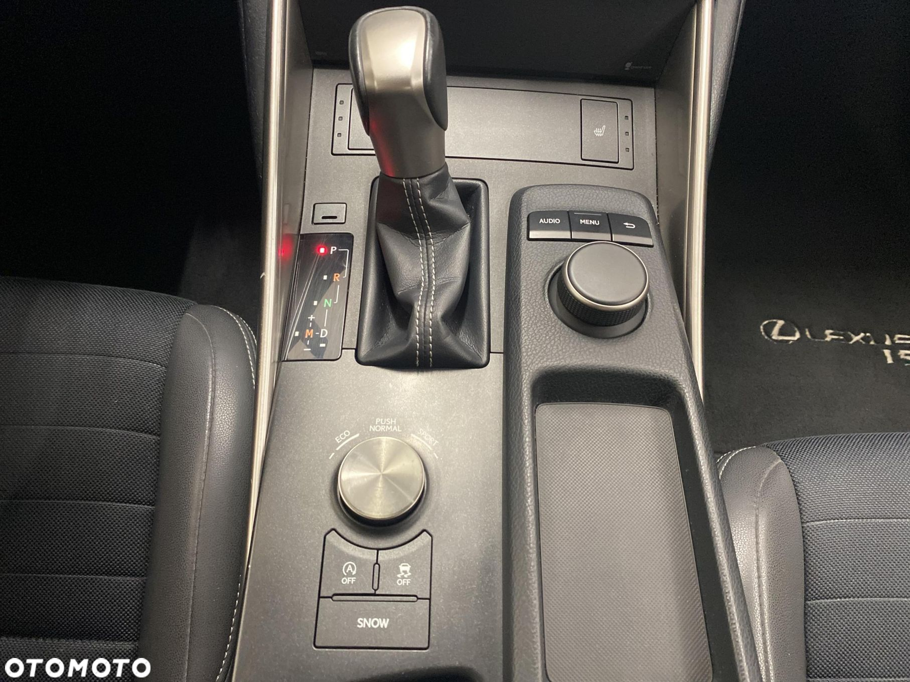 Lexus IS 200t Elite - 18