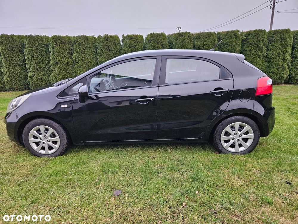 Kia Rio 1.2 L - 8