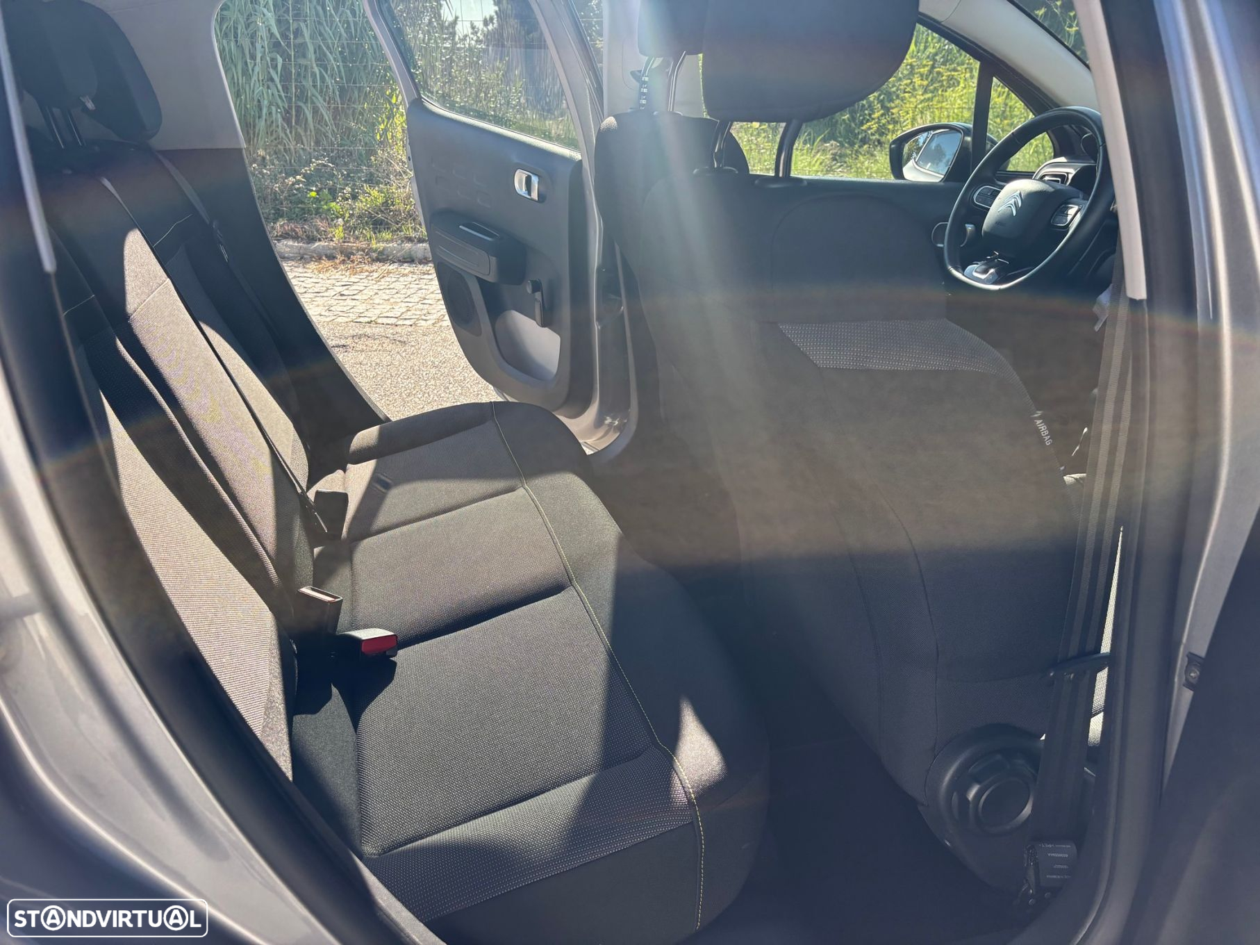Citroën C3 1.2 PureTech Shine - 23