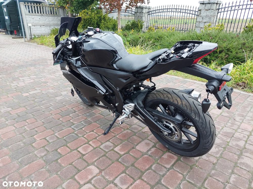 Yamaha YZF - 3