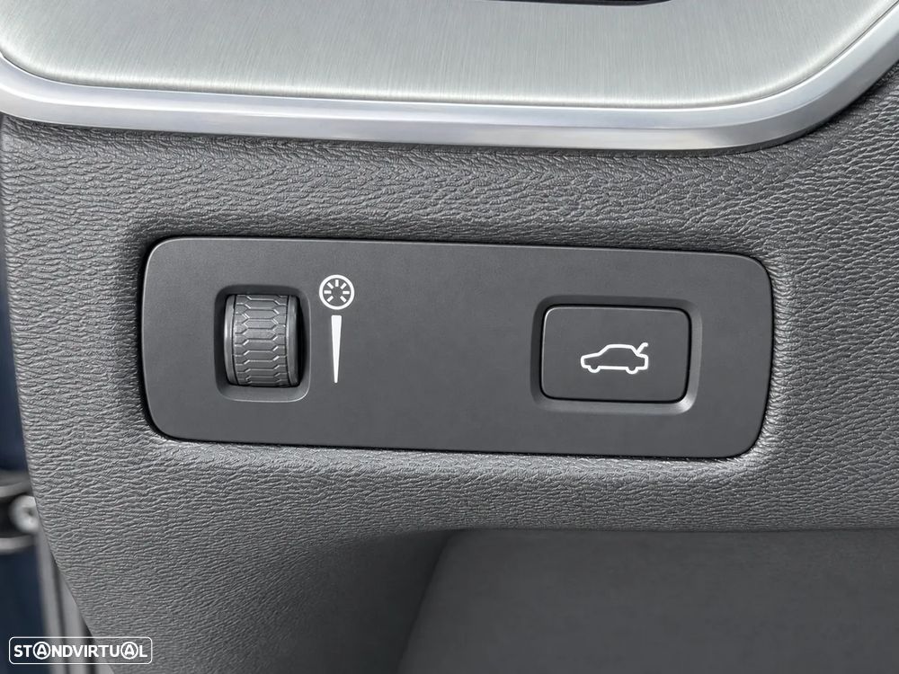 Volvo XC 60 2.0 B4 Momentum - 23