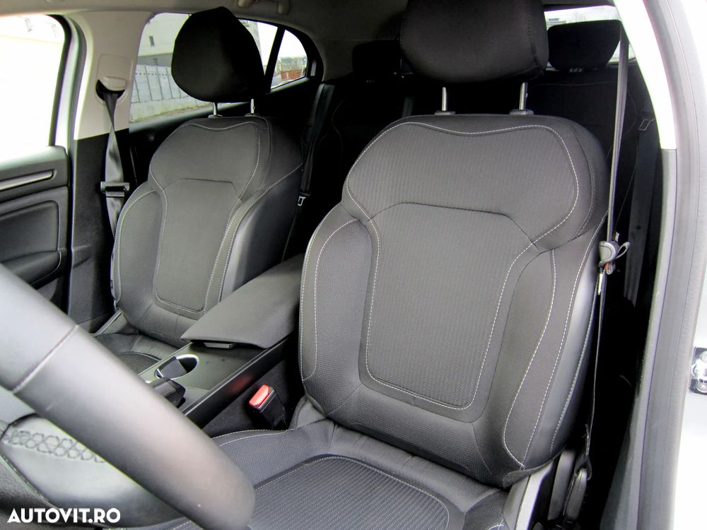 Renault Megane TCE 140 EDC Techno - 9