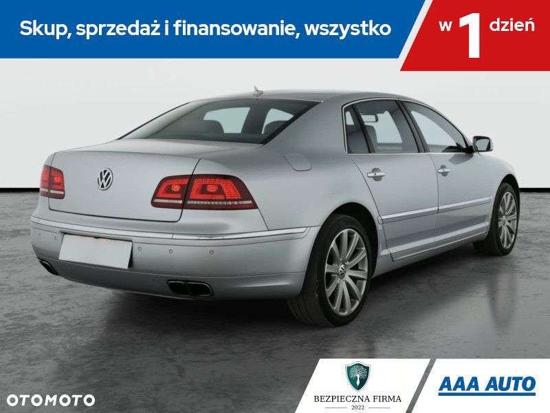 Volkswagen Phaeton - 7