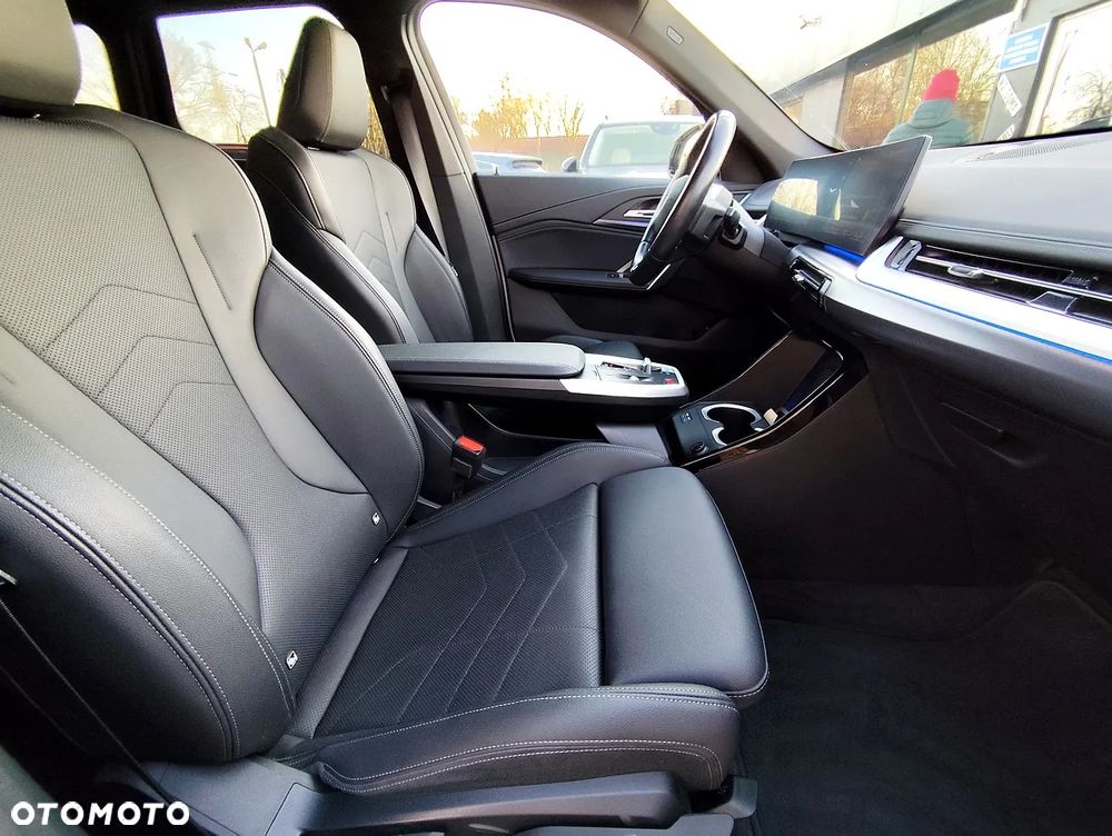 BMW iX1 xDrive30 66.5kWh M Sport - 10