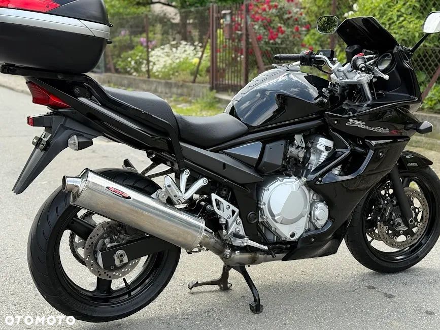 Suzuki V-STROM - 1