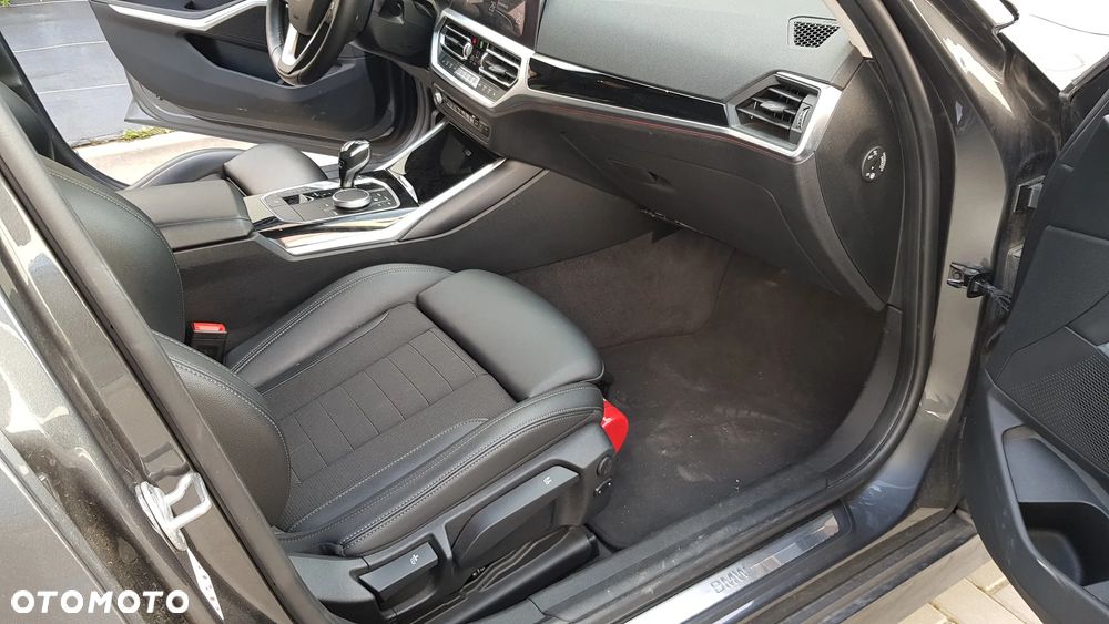 BMW Seria 3 320d xDrive Sport Line - 9