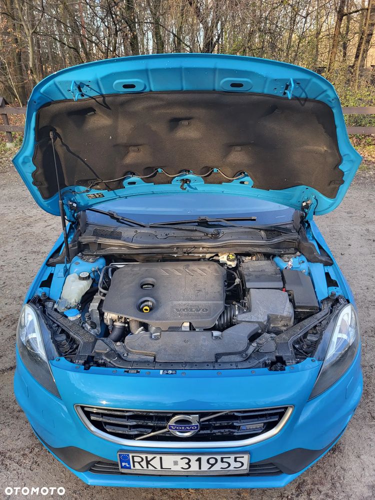 Volvo V40 D2 R-Design - 12