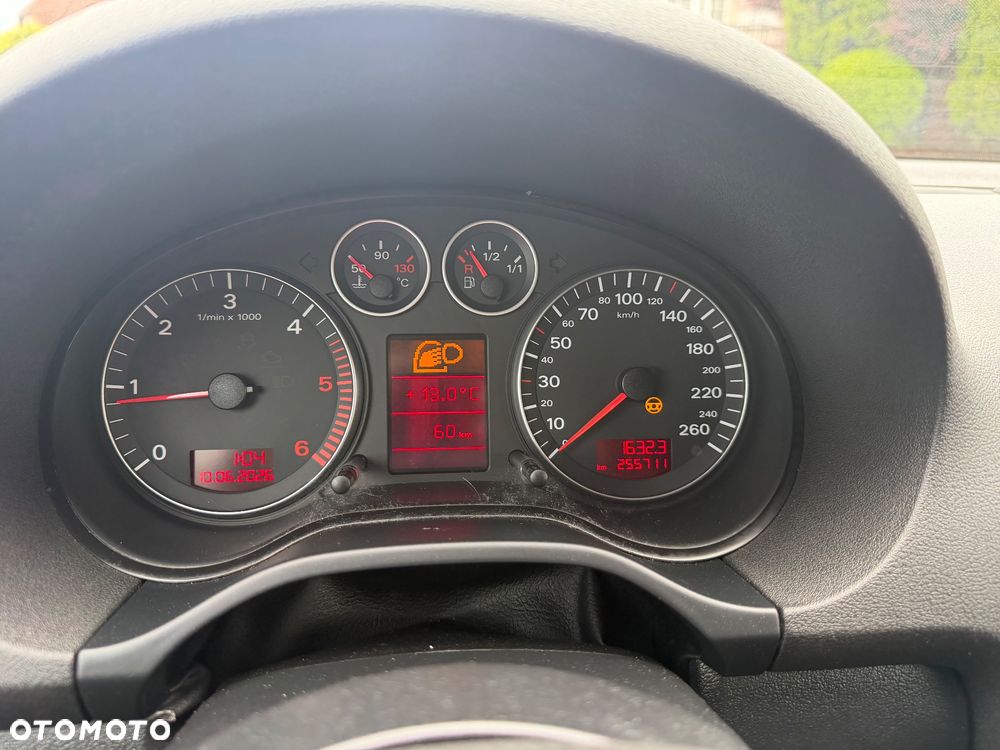 Audi A3 3-drzwiowe 2.0 TDI Attraction - 9