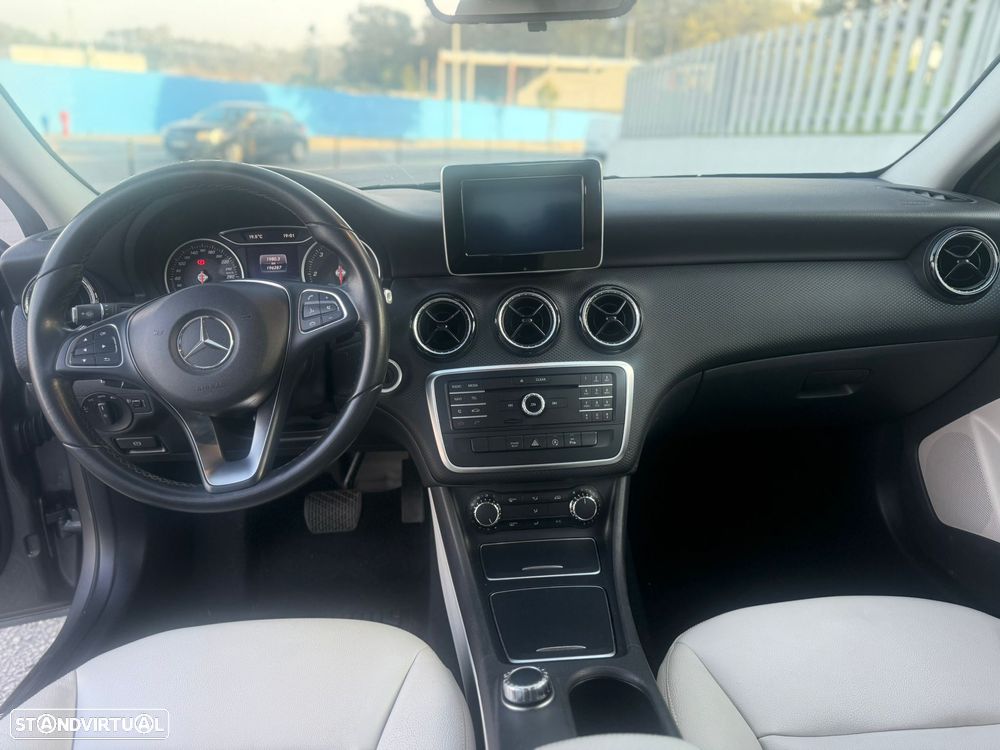 Mercedes-Benz A 180 d Urban Aut. - 10