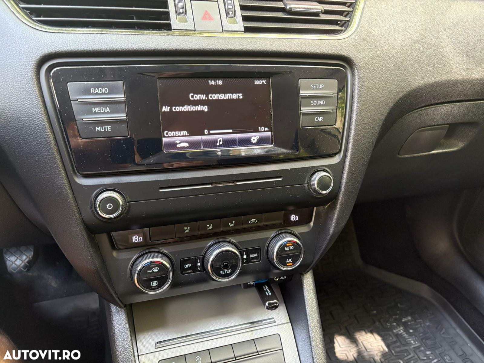 Skoda Octavia 1.6 TDI ACTIVE - 8