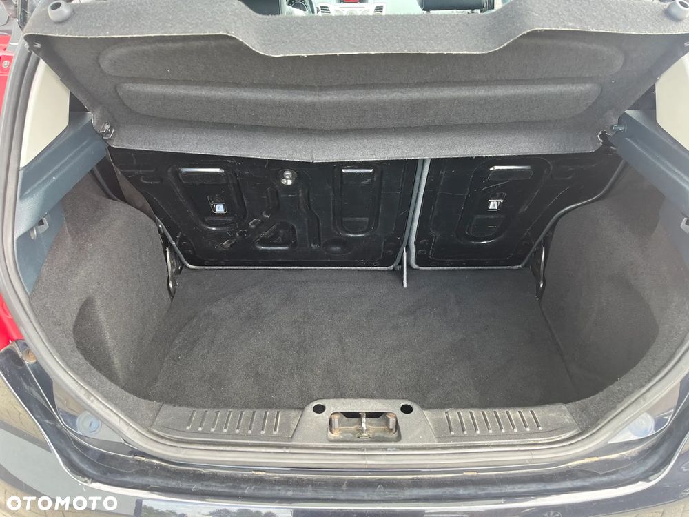 Ford Fiesta - 19