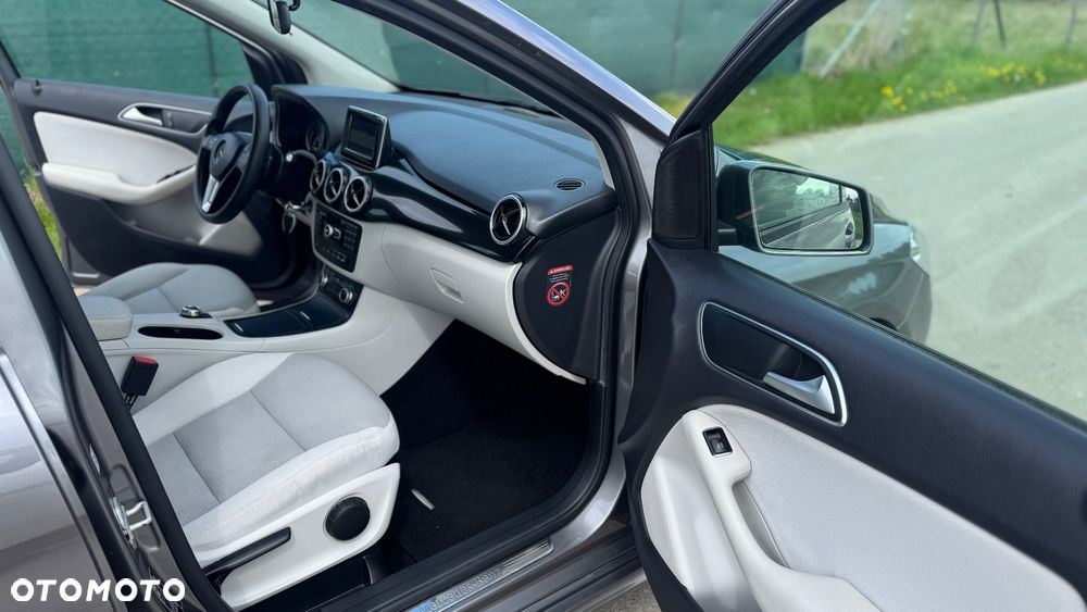 Mercedes-Benz Klasa B 180 (CDI) d 7G-DCT Style - 24