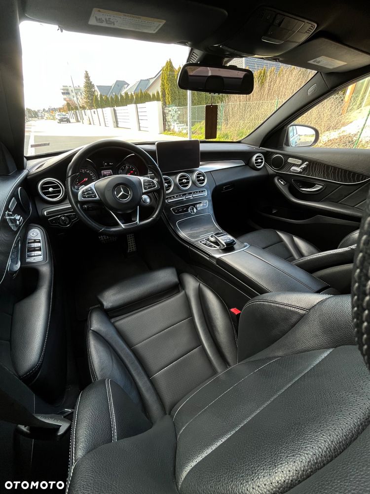Mercedes-Benz Klasa C 300 7G-TRONIC AMG Line - 4