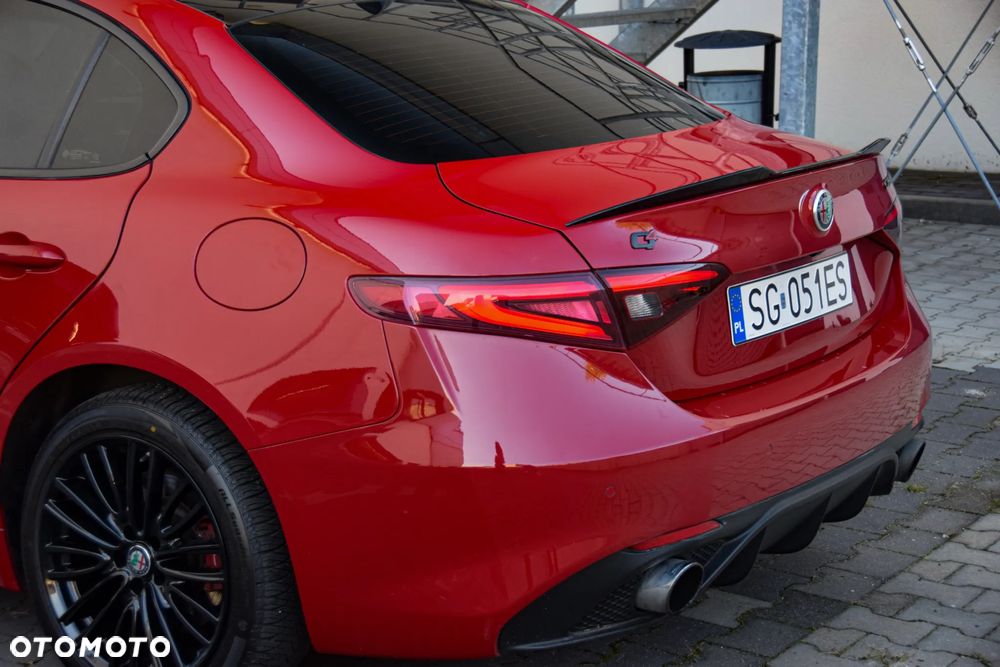Alfa Romeo Giulia 2.0 Turbo 16V AT8-Q4 Ti - 9