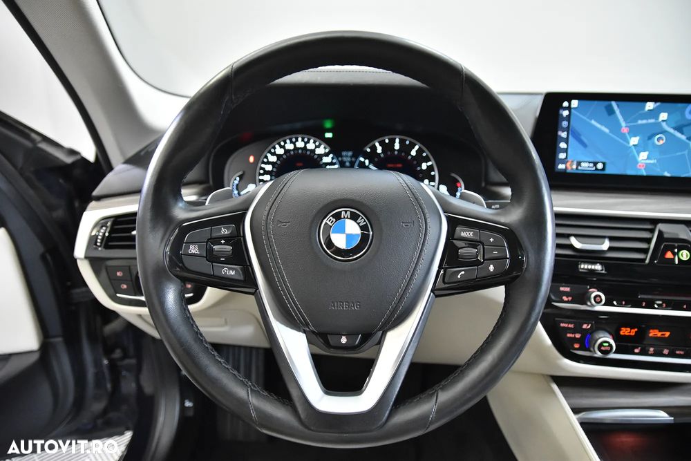 BMW Seria 5 520i Aut. Luxury Line - 16