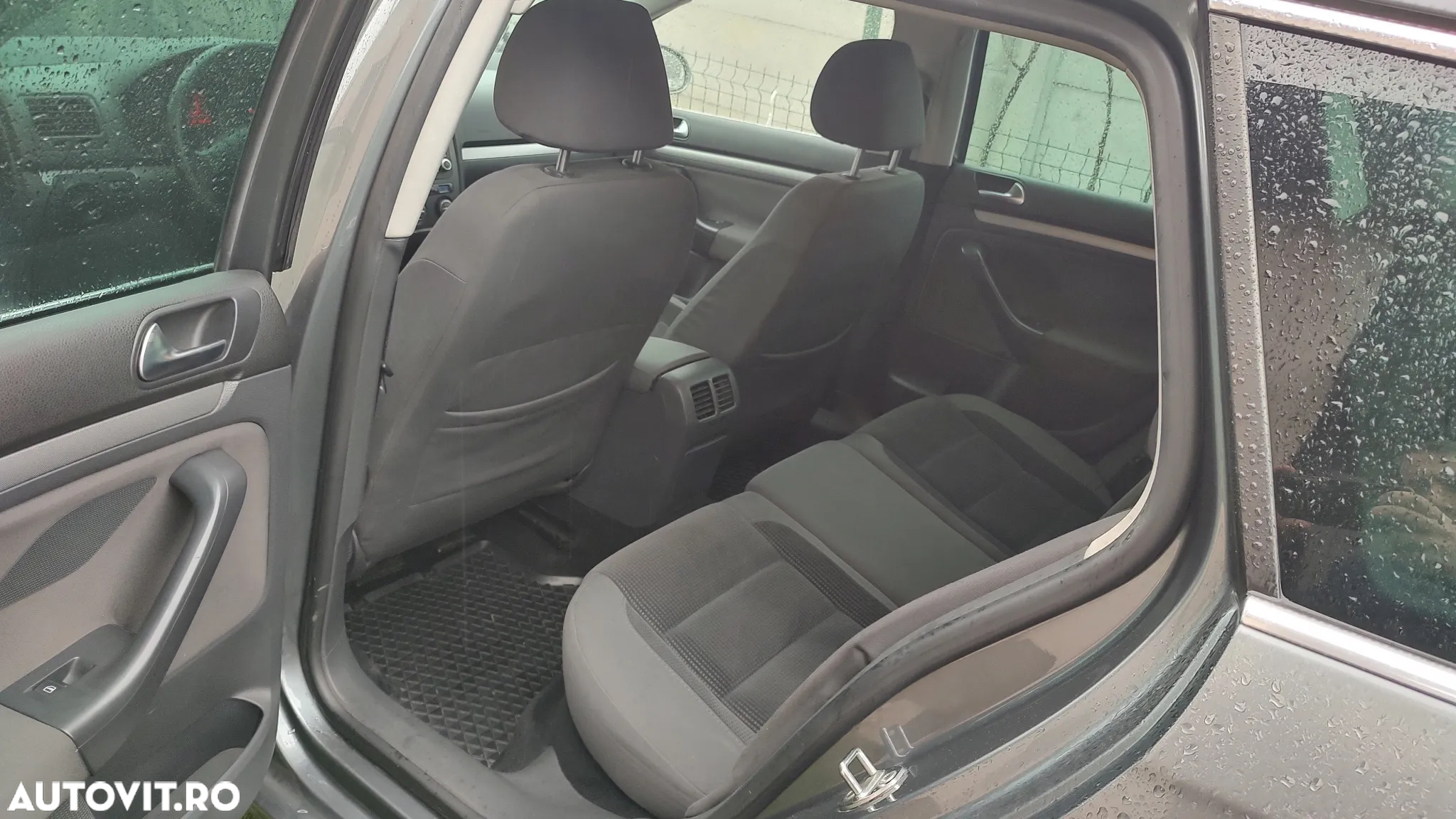 Volkswagen Golf - 2