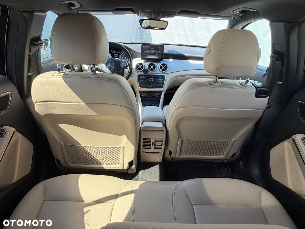 Mercedes-Benz GLA 250 7G-DCT Style - 20
