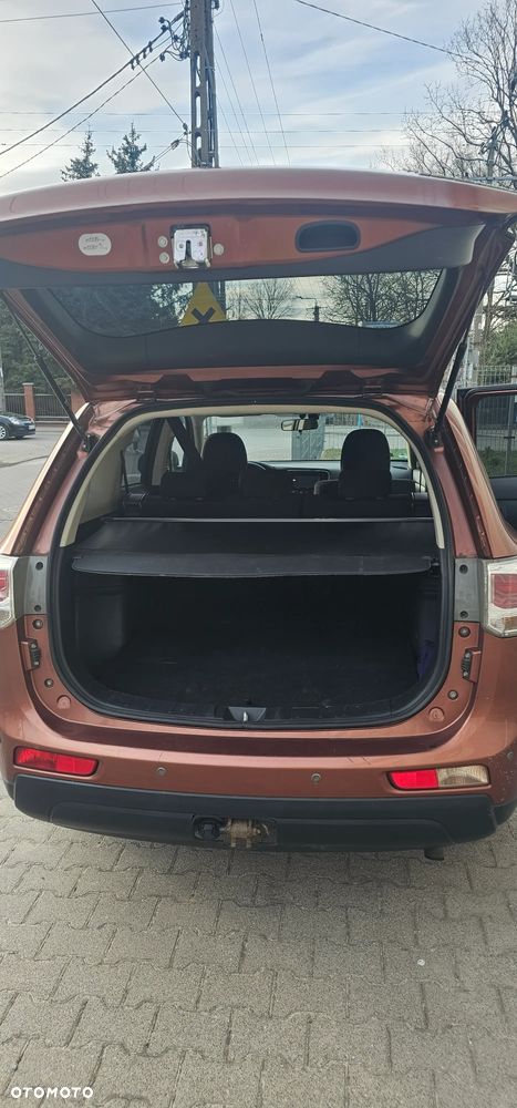Mitsubishi Outlander 2.2 DID Intense + - 15