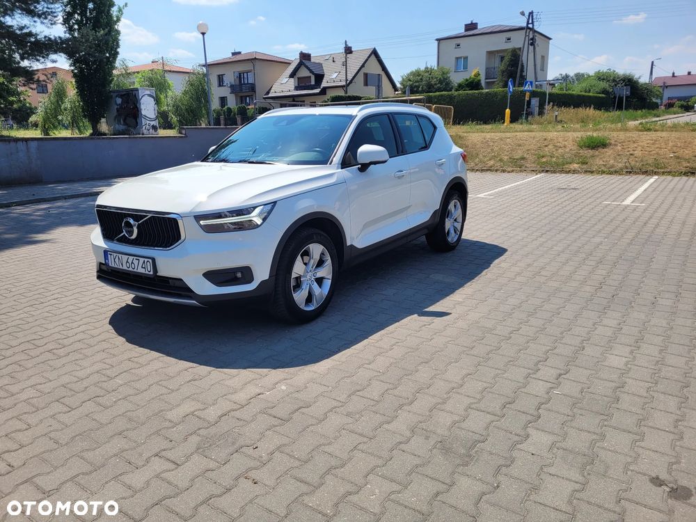 Volvo XC 40 T2 Momentum - 1