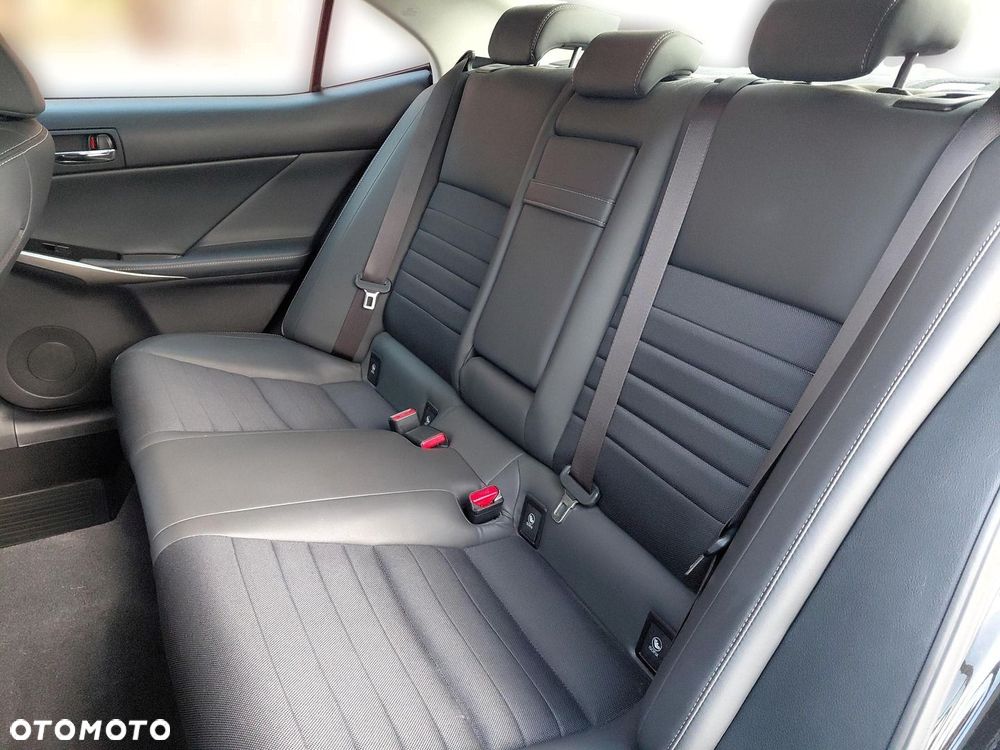 Lexus IS 200t Elite - 15
