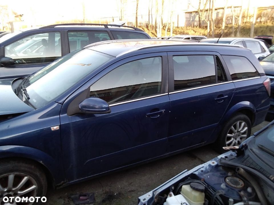 drzwi  OPEL ASTRA H KOMBI 1.7D 05R r.,drzwi, klapa ,lampy.... - 1