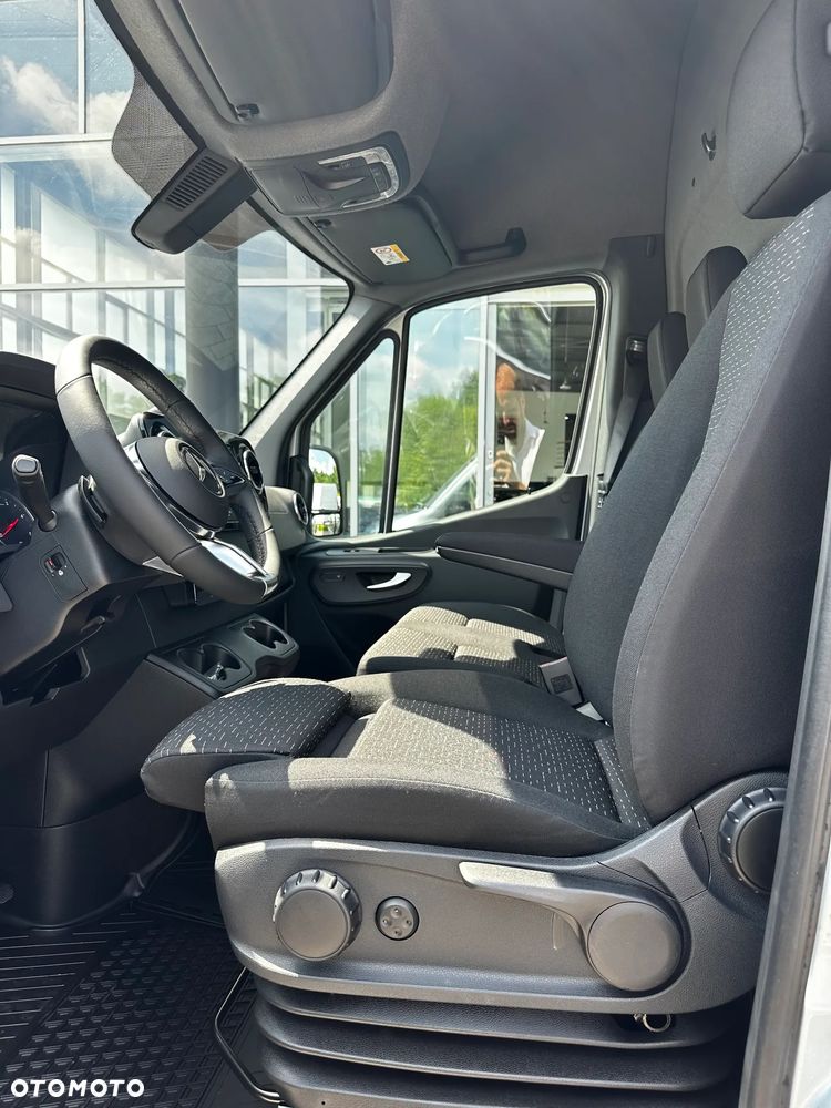Mercedes-Benz Sprinter - 19