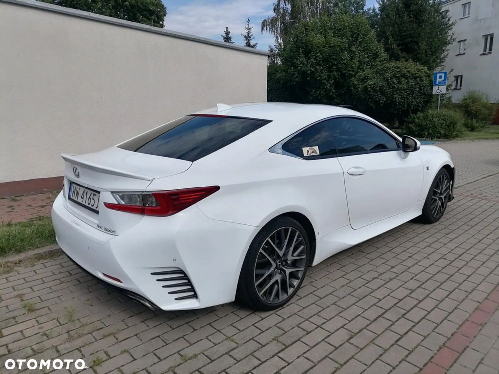 Lexus RC 200t - 1