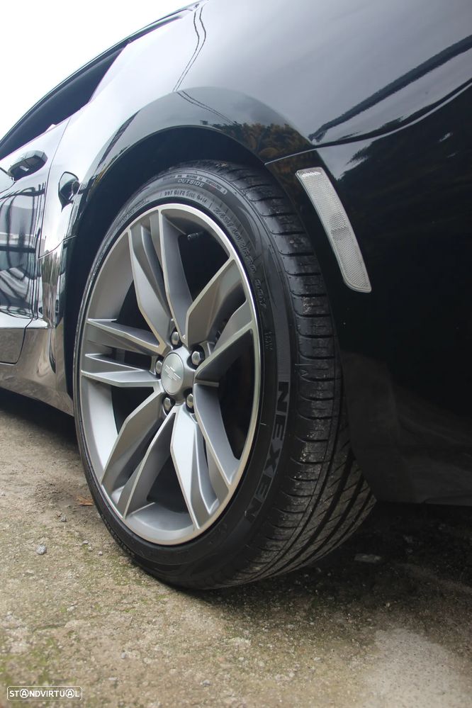 Chevrolet Camaro Coupe 2.0 Aut. - 23